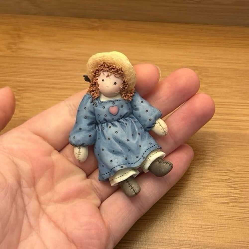 Vintage 1997 Enesco Brooch "Down Petticoat Lane" Trinket Display Cottagecore